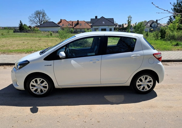 Toyota Yaris cena 58900 przebieg: 93800, rok produkcji 2020 z Kielce małe 781